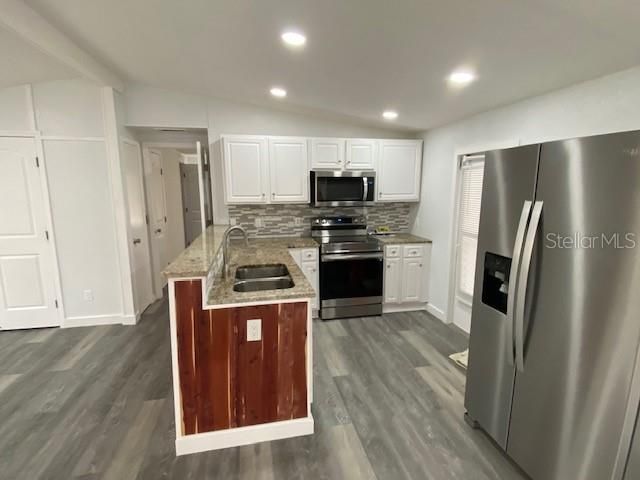 出租: $1,550 (1 贝兹, 1 浴室, 800 平方英尺)