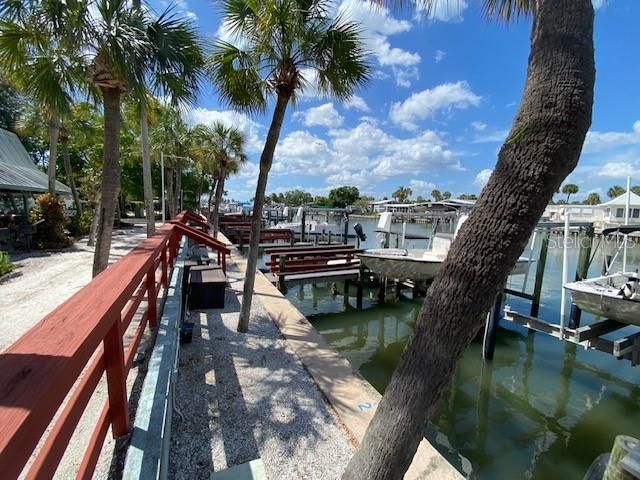 出租: $1,550 (1 贝兹, 1 浴室, 800 平方英尺)