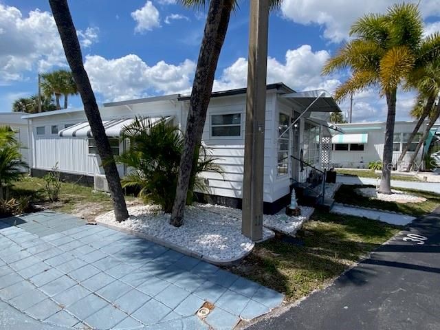 出租: $1,550 (1 贝兹, 1 浴室, 800 平方英尺)