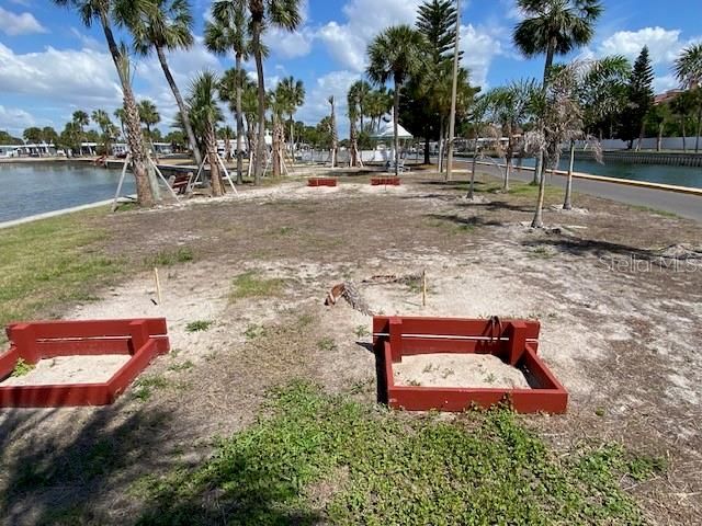 出租: $1,550 (1 贝兹, 1 浴室, 800 平方英尺)