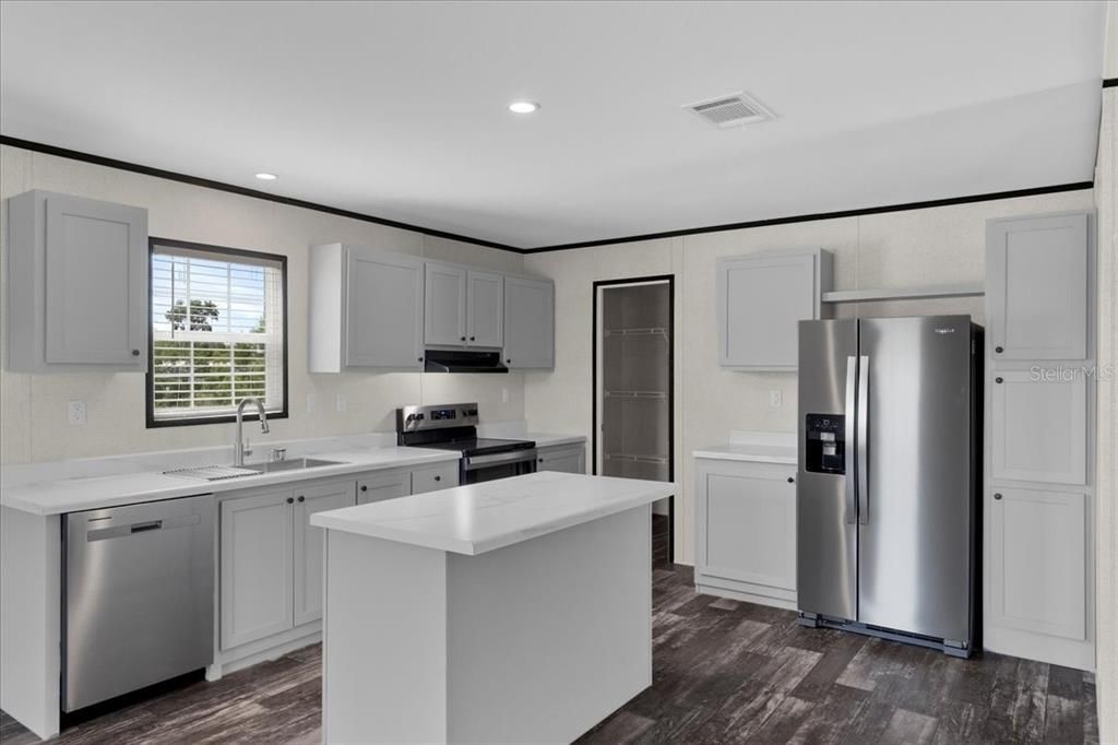 На продажу: $218,500 (3 спален, 2 ванн, 1493 Квадратных фут)