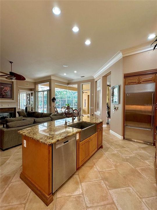 合同活跃: $865,000 (5 贝兹, 3 浴室, 3019 平方英尺)