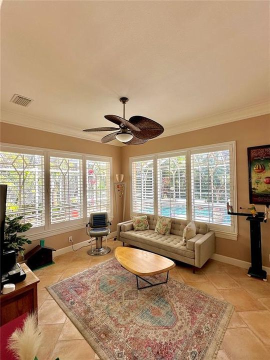 合同活跃: $865,000 (5 贝兹, 3 浴室, 3019 平方英尺)