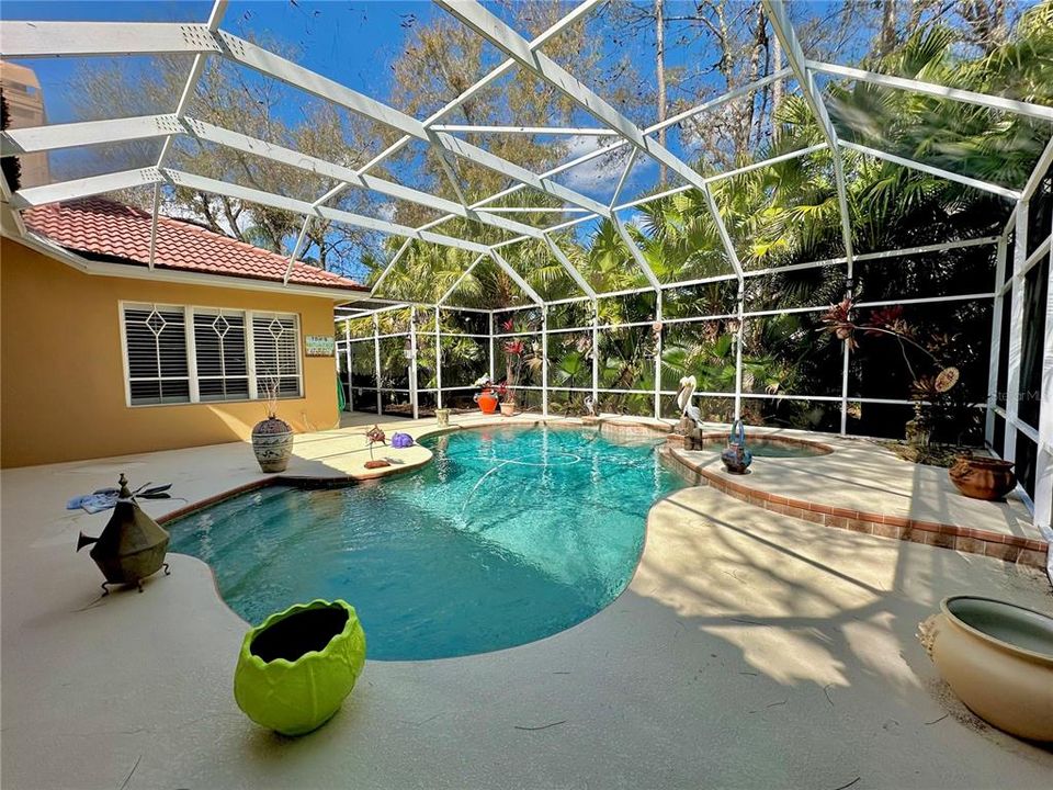 合同活跃: $865,000 (5 贝兹, 3 浴室, 3019 平方英尺)