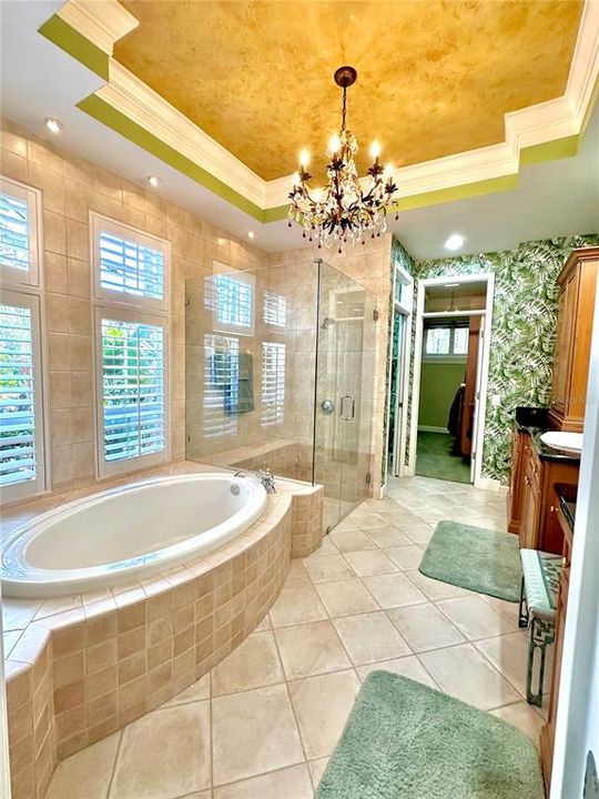 合同活跃: $865,000 (5 贝兹, 3 浴室, 3019 平方英尺)