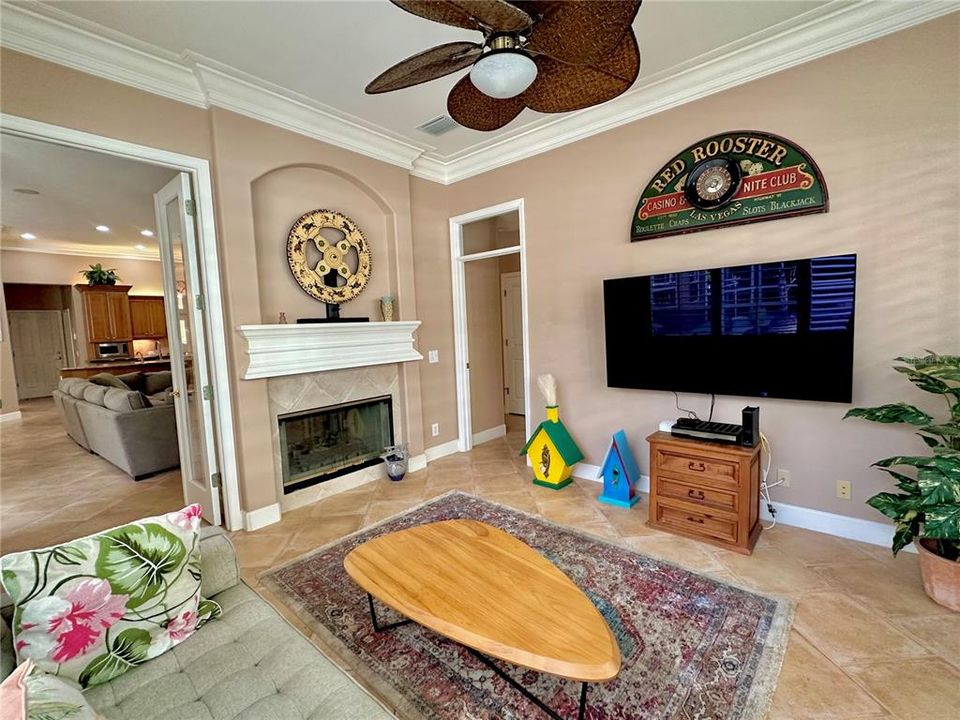 合同活跃: $865,000 (5 贝兹, 3 浴室, 3019 平方英尺)