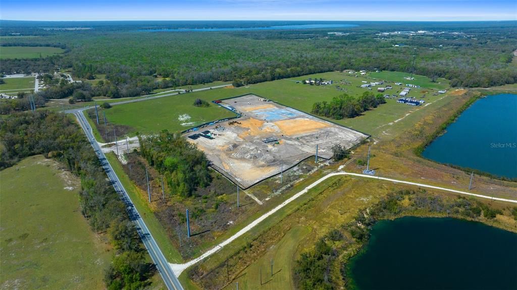 待售: $3,000,000 (5.57 acres)