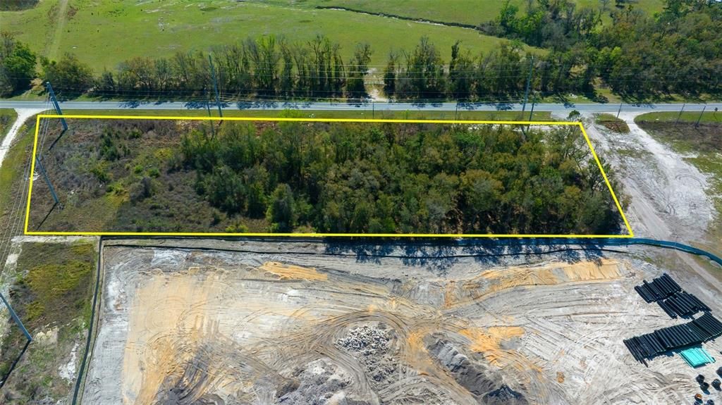 待售: $3,000,000 (5.57 acres)