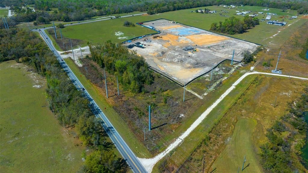 待售: $3,000,000 (5.57 acres)