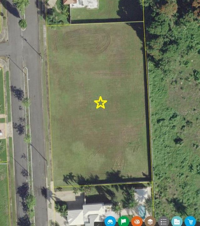 待售: $688,000 (0.90 acres)