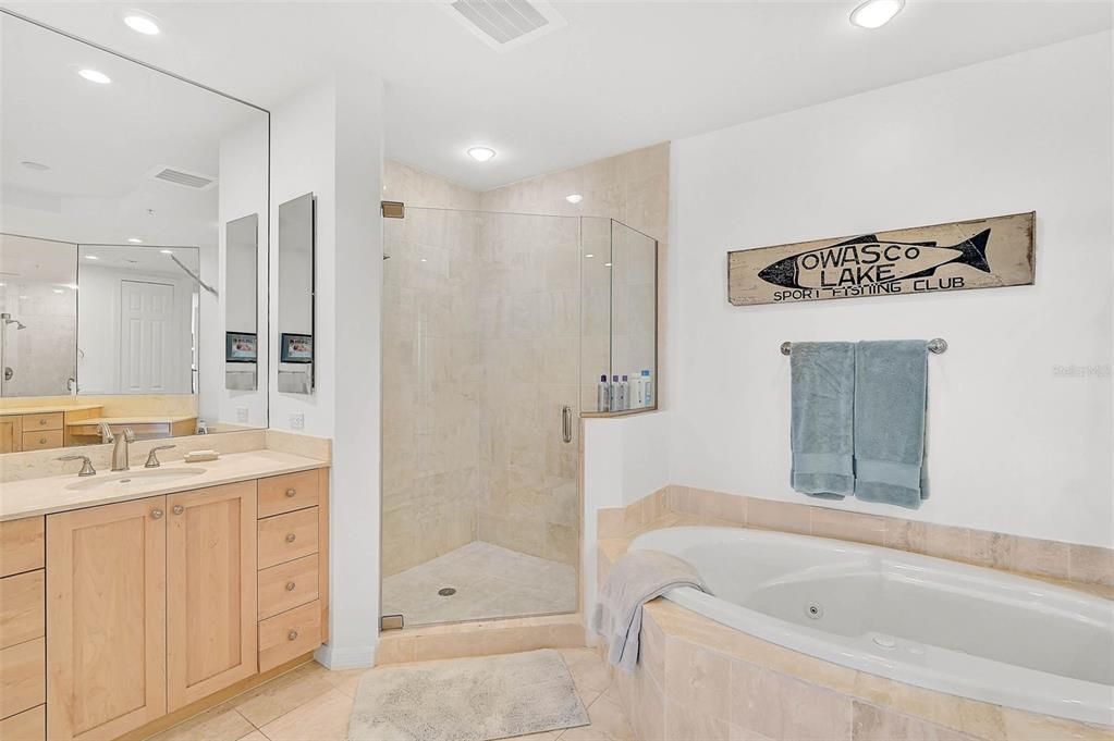 For Sale: $1,395,000 (3 beds, 3 baths, 2545 Square Feet)