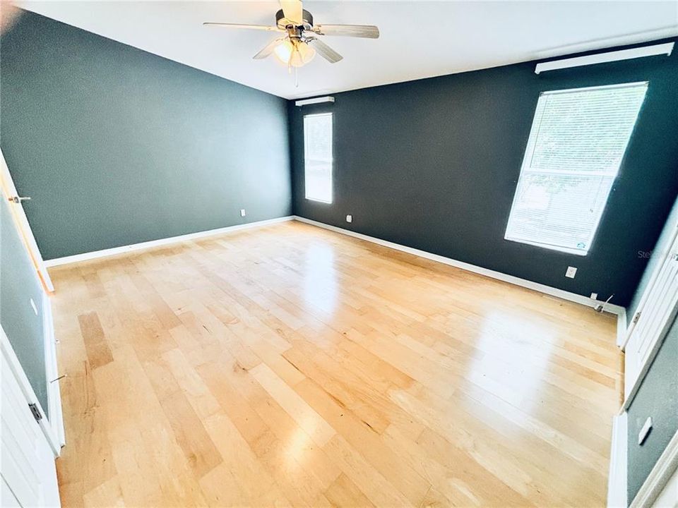 На продажу: $255,900 (3 спален, 2 ванн, 1710 Квадратных фут)