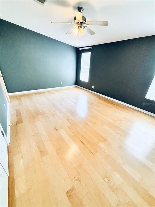 На продажу: $255,900 (3 спален, 2 ванн, 1710 Квадратных фут)