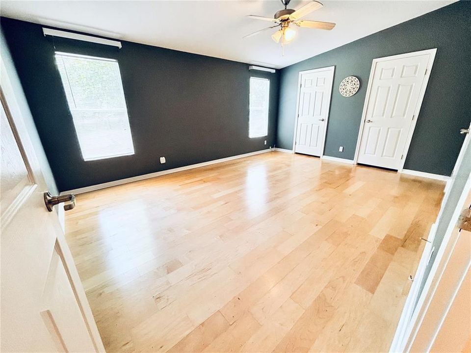 На продажу: $255,900 (3 спален, 2 ванн, 1710 Квадратных фут)