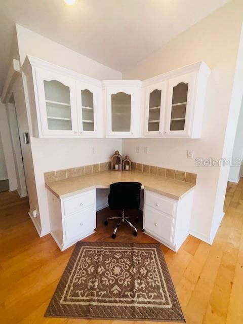 На продажу: $255,900 (3 спален, 2 ванн, 1710 Квадратных фут)