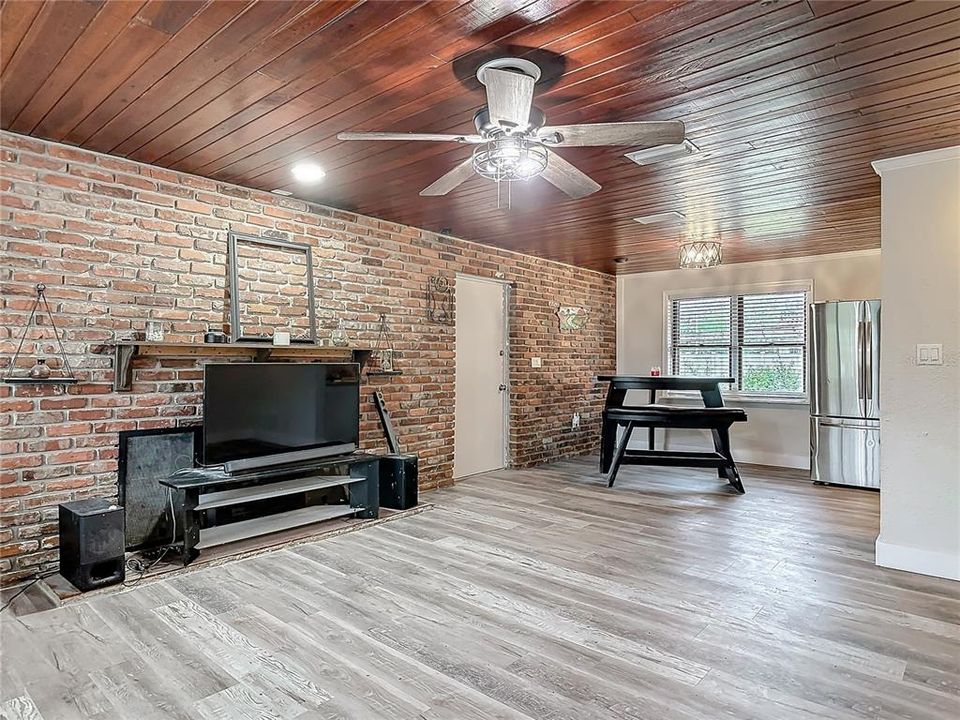 待售: $348,500 (3 贝兹, 2 浴室, 1192 平方英尺)