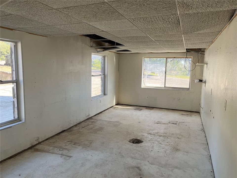 待售: $470,000 (5 贝兹, 3 浴室, 4176 平方英尺)