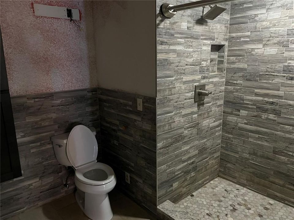 待售: $470,000 (5 贝兹, 3 浴室, 4176 平方英尺)