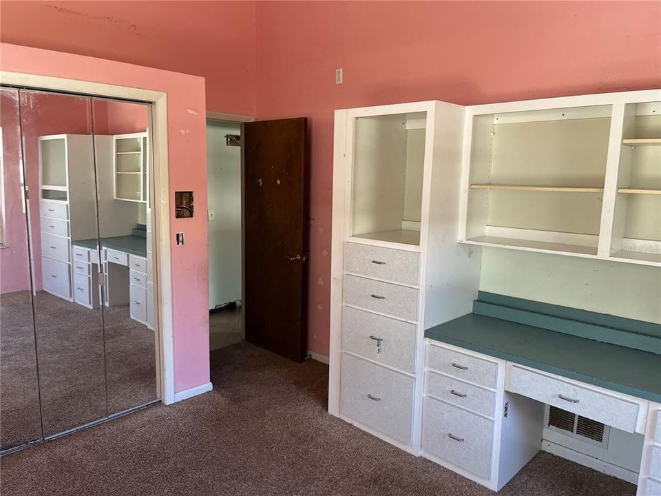 待售: $470,000 (5 贝兹, 3 浴室, 4176 平方英尺)