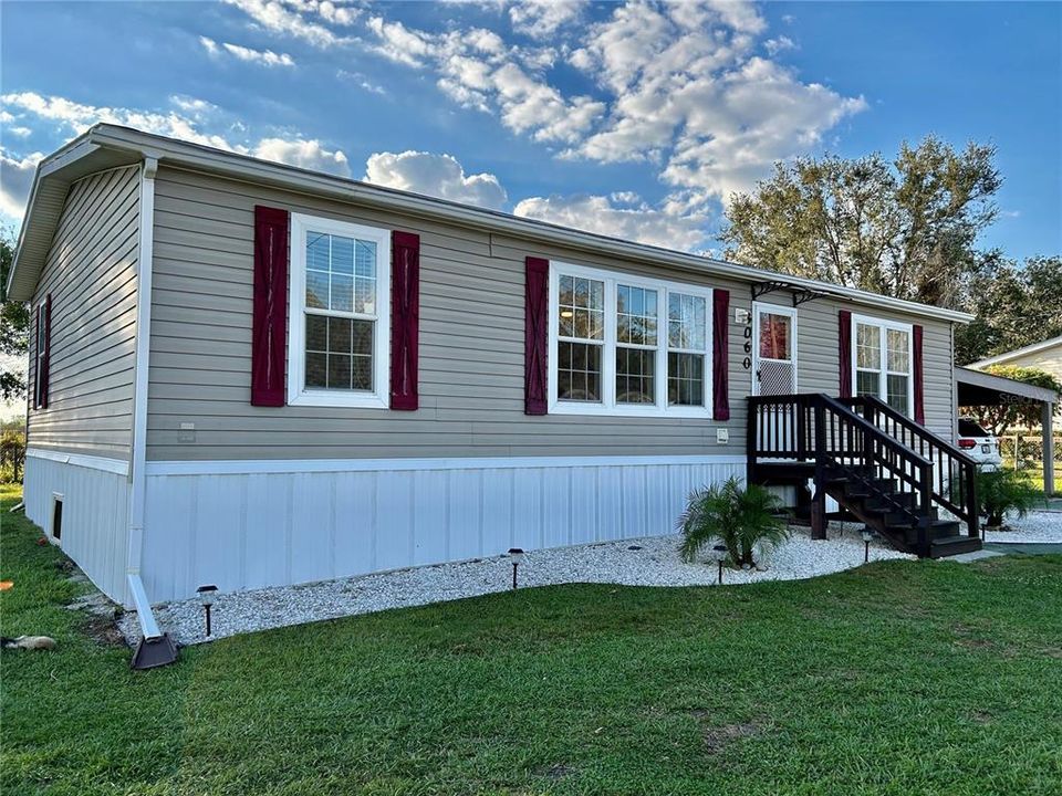 Recently Sold: $244,500 (3 beds, 2 baths, 1215 Square Feet)