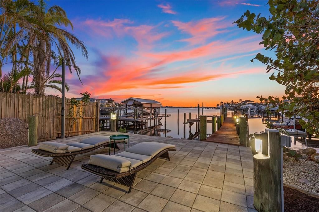 Recently Sold: $1,695,000 (3 beds, 2 baths, 2386 Square Feet)