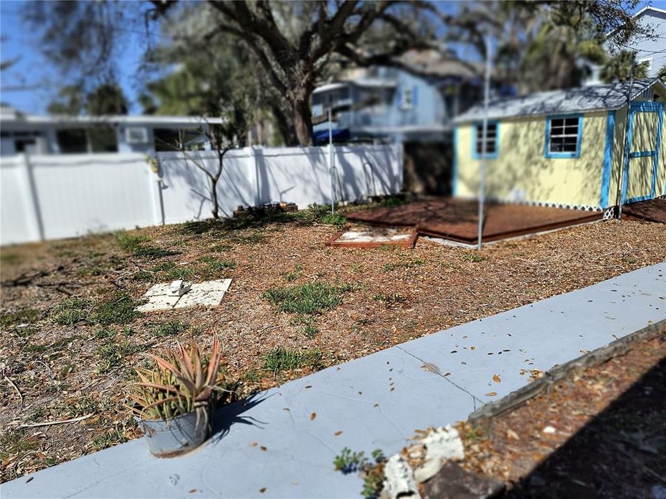 На продажу: $950,000 (4 спален, 0 ванн, 1600 Квадратных фут)