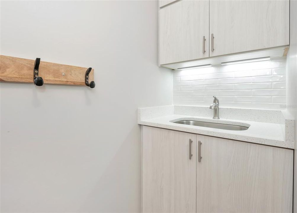 合同活跃: $749,000 (4 贝兹, 3 浴室, 2859 平方英尺)