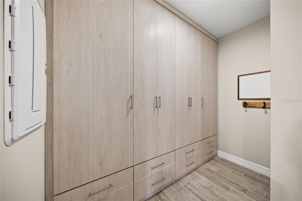 合同活跃: $749,000 (4 贝兹, 3 浴室, 2859 平方英尺)