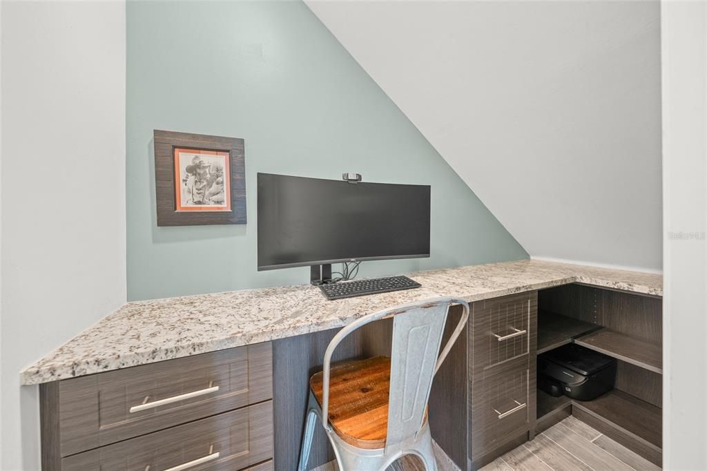 合同活跃: $749,000 (4 贝兹, 3 浴室, 2859 平方英尺)