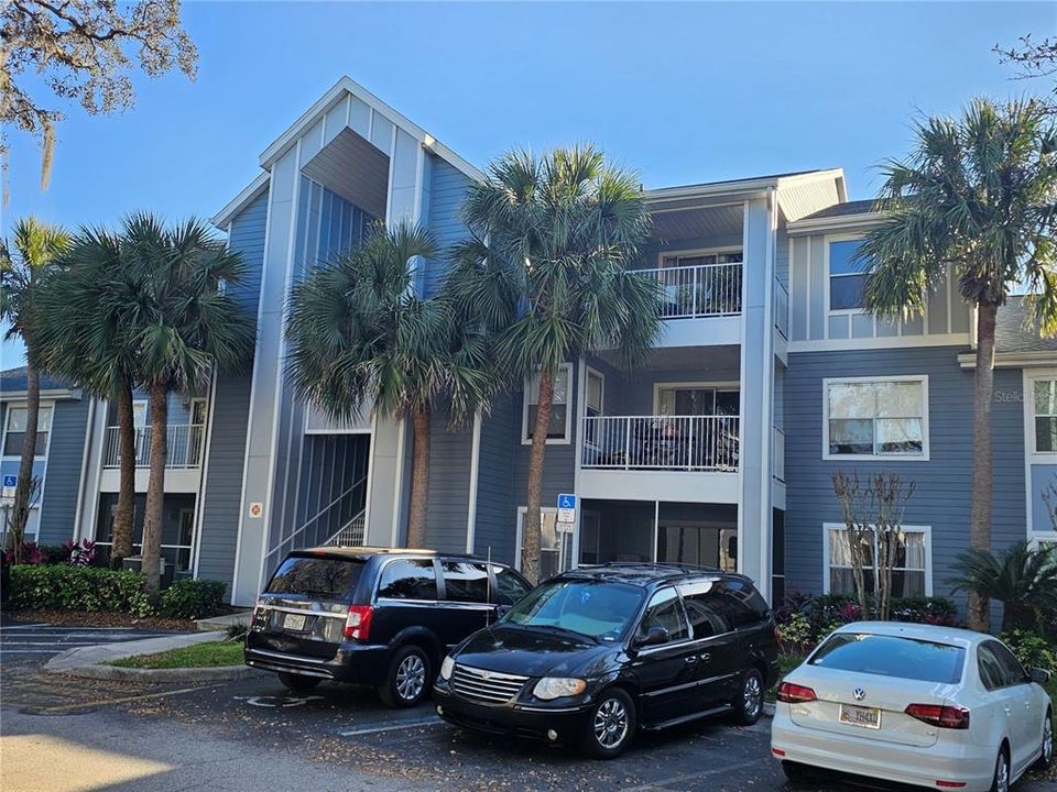 Recently Rented: $1,300 (1 beds, 1 baths, 588 Square Feet)