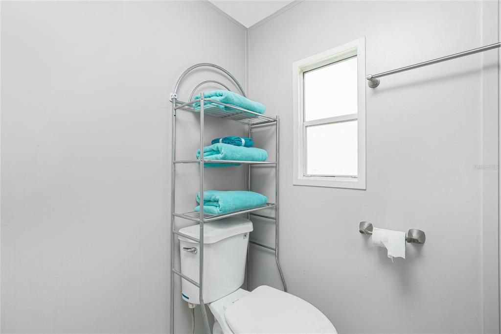 Active With Contract: $140,000 (2 beds, 2 baths, 784 Square Feet)