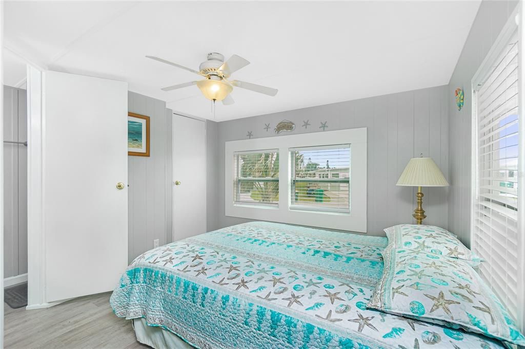 Active With Contract: $140,000 (2 beds, 2 baths, 784 Square Feet)