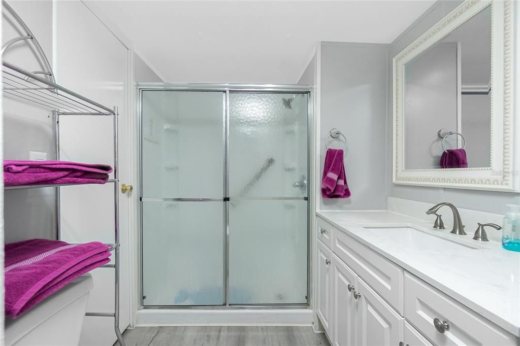 Active With Contract: $140,000 (2 beds, 2 baths, 784 Square Feet)