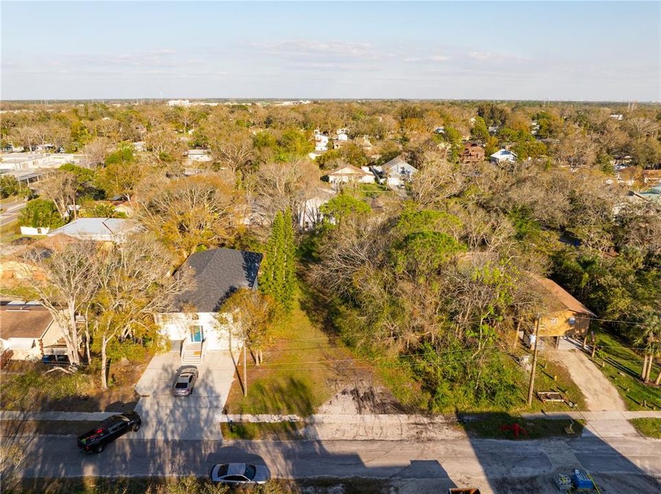 待售: $325,000 (0.35 acres)