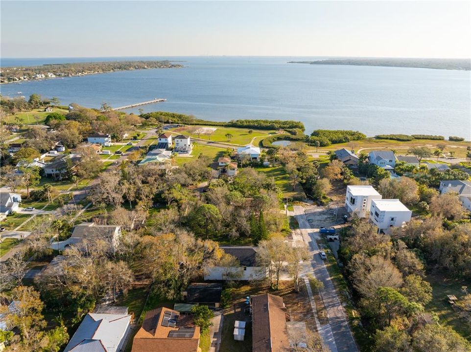 待售: $325,000 (0.35 acres)