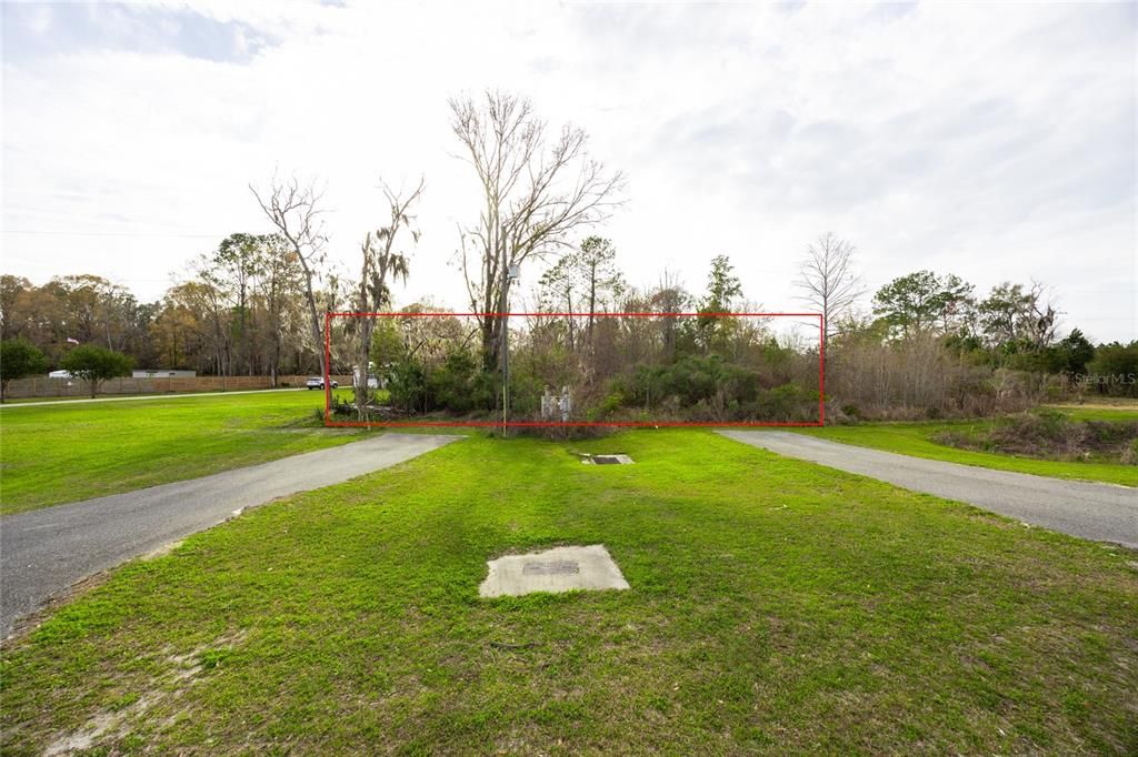 На продажу: $249,900 (1.04 acres)