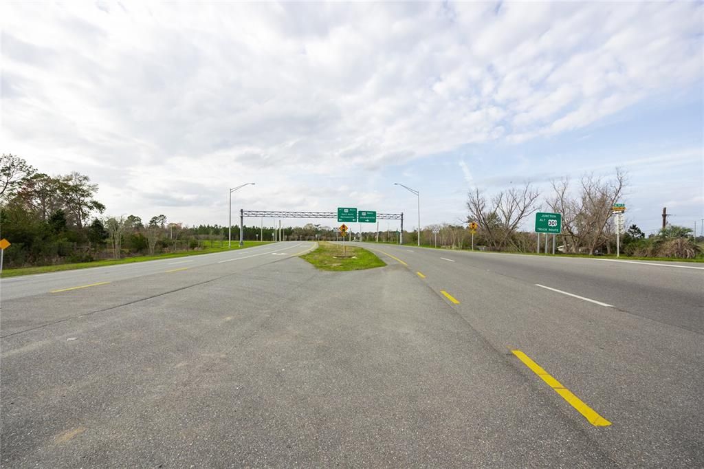 На продажу: $249,900 (1.04 acres)