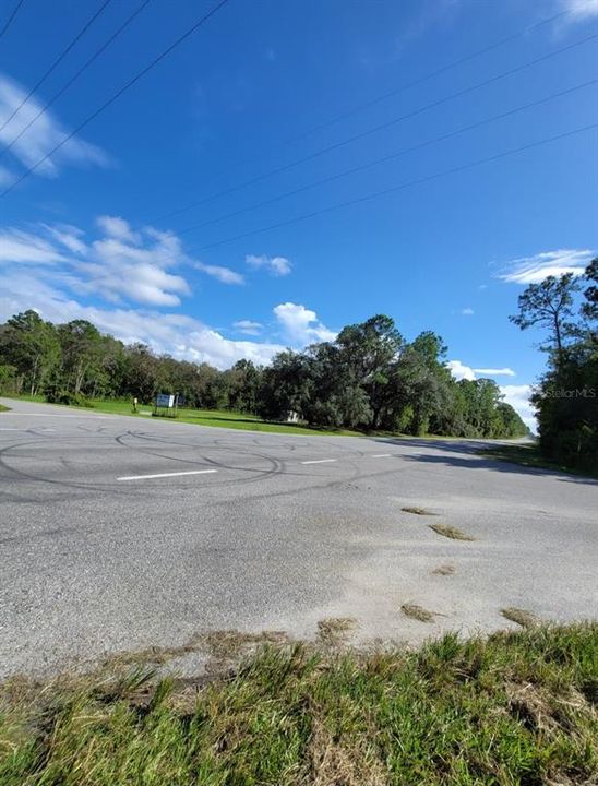 На продажу: $489,900 (8.21 acres)