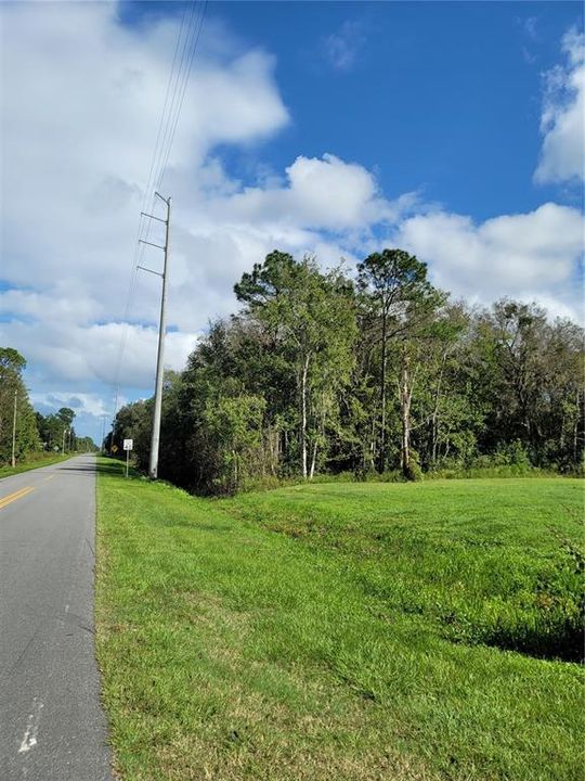 На продажу: $489,900 (8.21 acres)