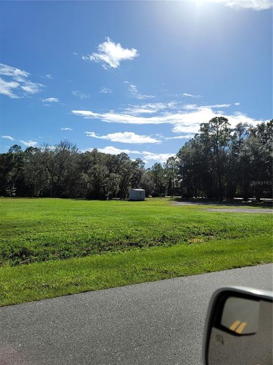 На продажу: $489,900 (8.21 acres)