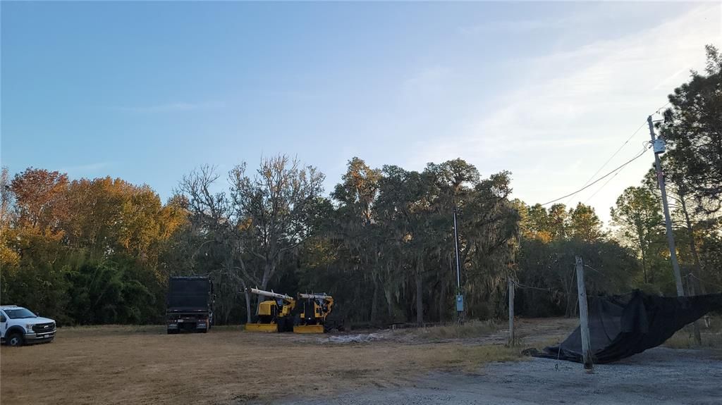 На продажу: $489,900 (8.21 acres)