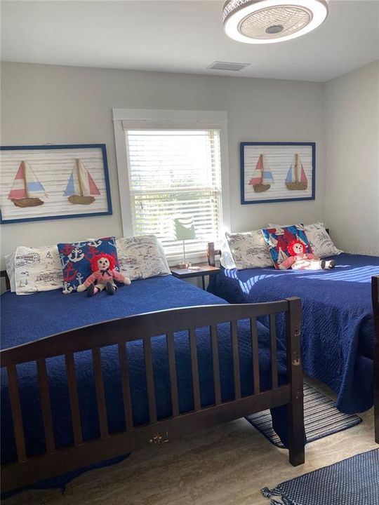 出租: $6,000 (3 贝兹, 2 浴室, 2488 平方英尺)