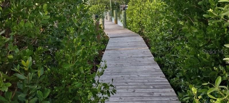 出租: $6,000 (3 贝兹, 2 浴室, 2488 平方英尺)