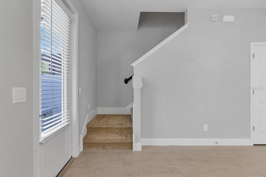 For Rent: $2,750 (3 beds, 2 baths, 2083 Square Feet)