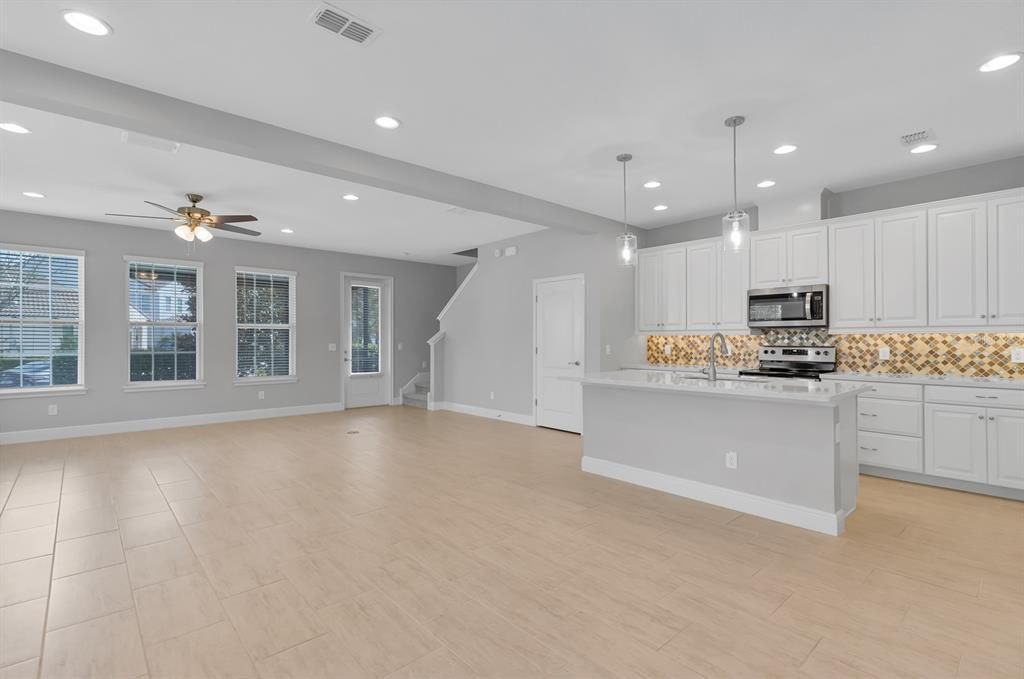 For Rent: $2,750 (3 beds, 2 baths, 2083 Square Feet)