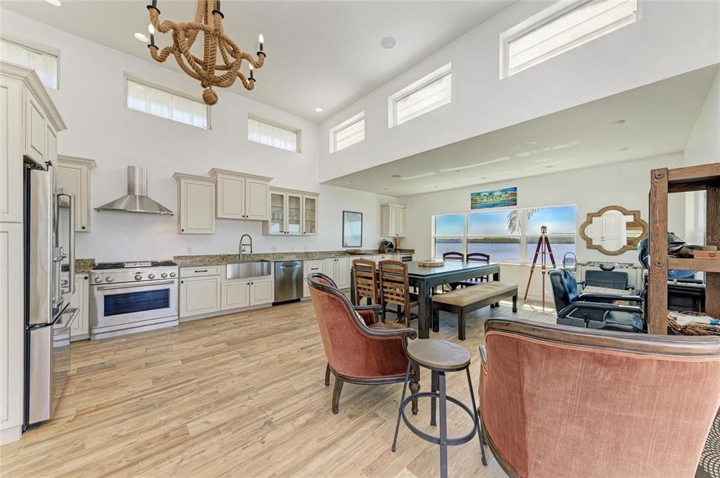 待售: $1,750,000 (4 贝兹, 4 浴室, 3712 平方英尺)