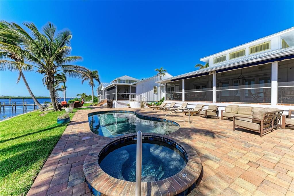 待售: $1,750,000 (4 贝兹, 4 浴室, 3712 平方英尺)