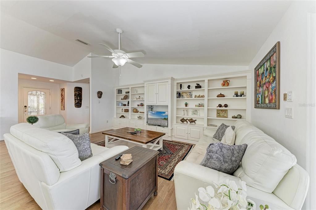 待售: $1,750,000 (4 贝兹, 4 浴室, 3712 平方英尺)