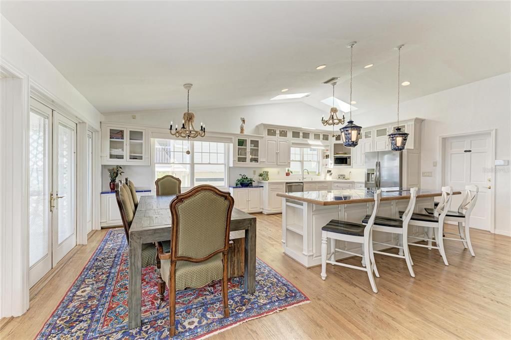 待售: $1,750,000 (4 贝兹, 4 浴室, 3712 平方英尺)