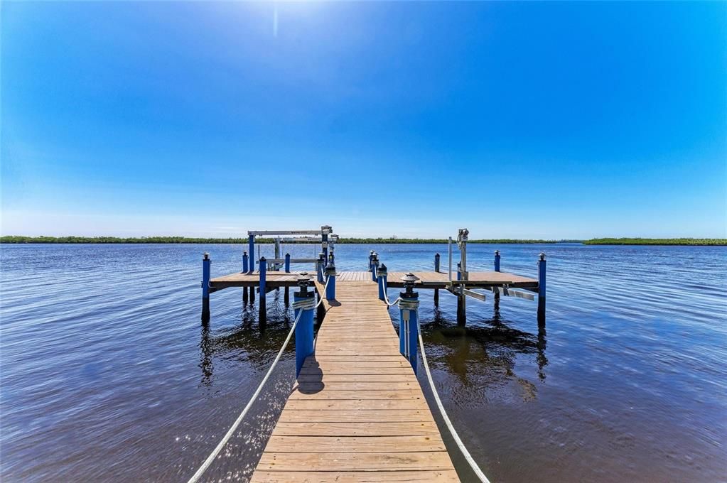 待售: $1,750,000 (4 贝兹, 4 浴室, 3712 平方英尺)